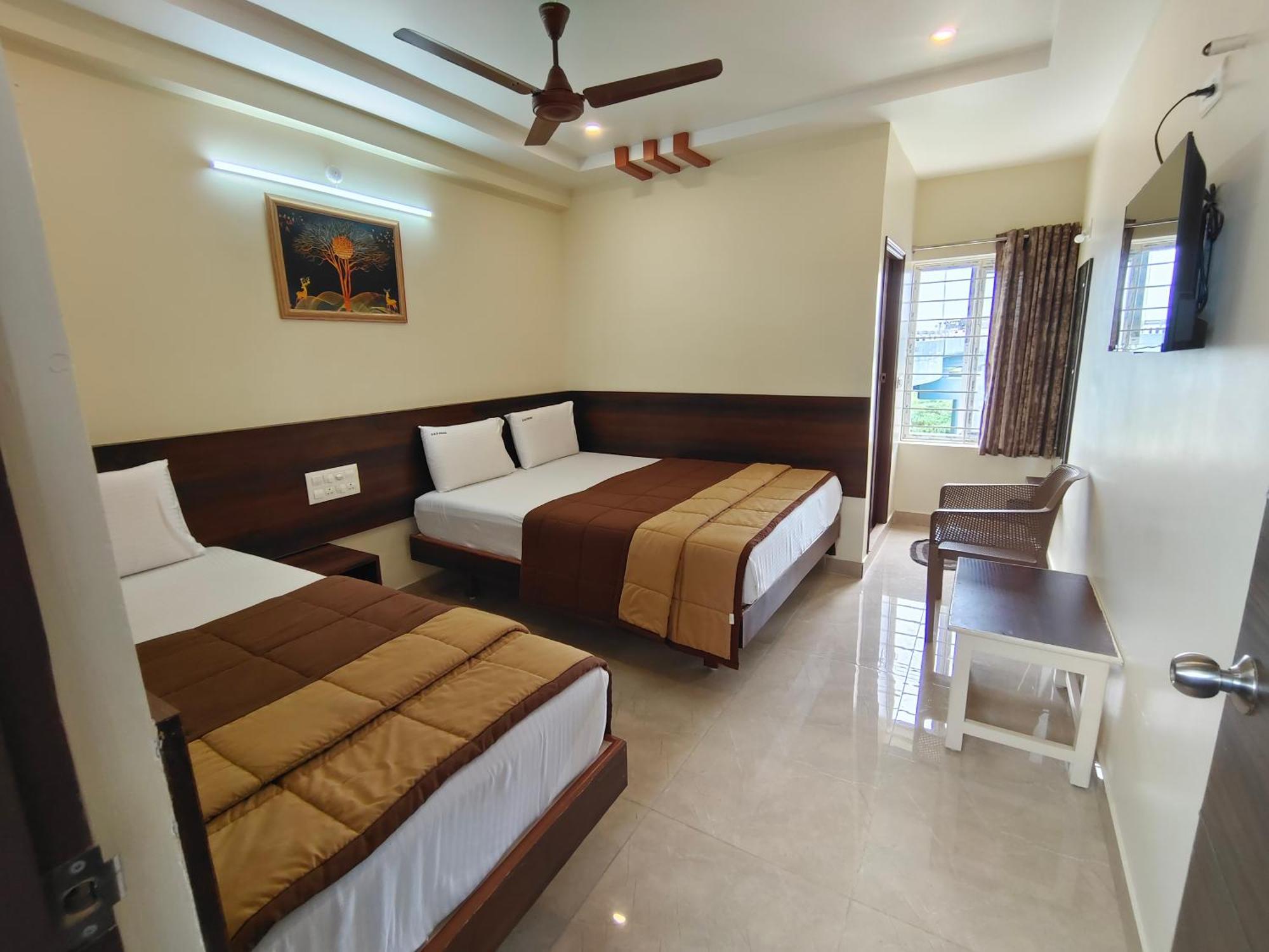 Hotel Dkr Grand Tirupati Exterior photo