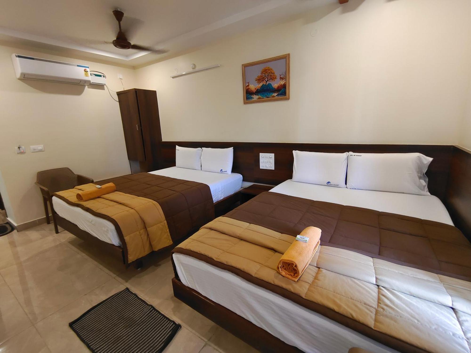 Hotel Dkr Grand Tirupati Exterior photo