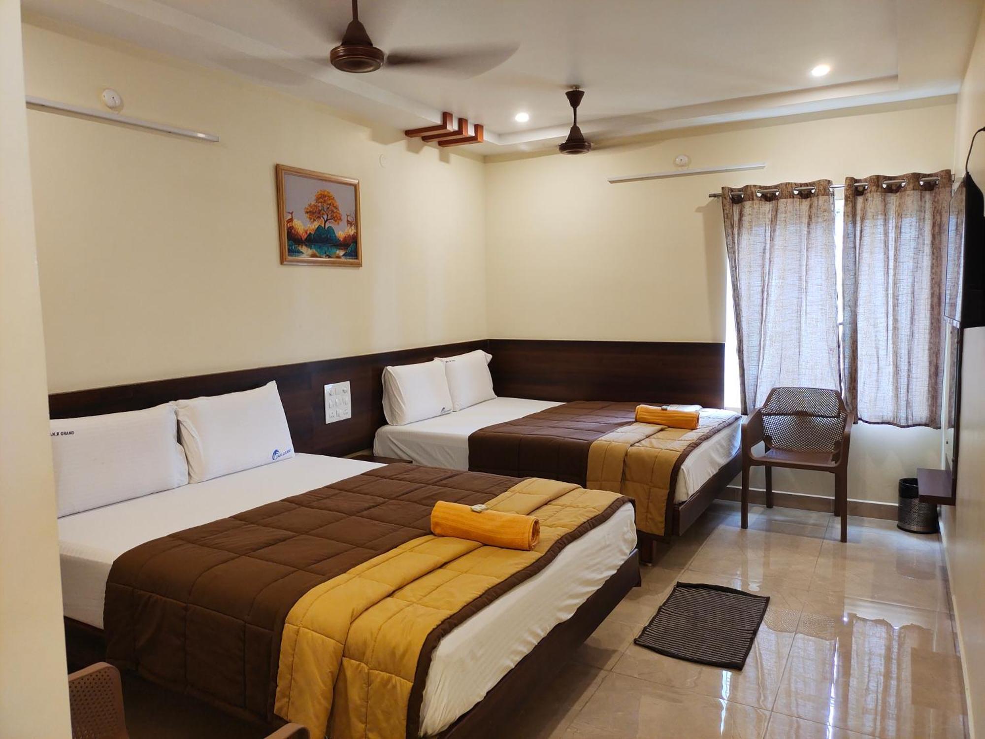 Hotel Dkr Grand Tirupati Exterior photo