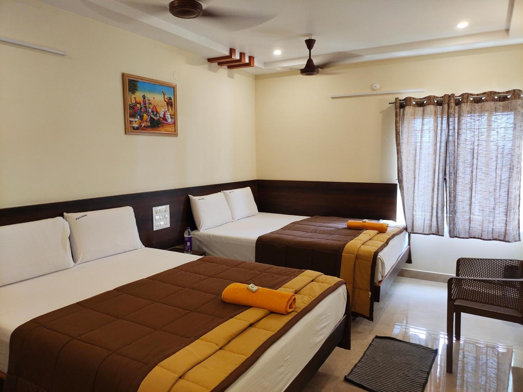 Hotel Dkr Grand Tirupati Exterior photo