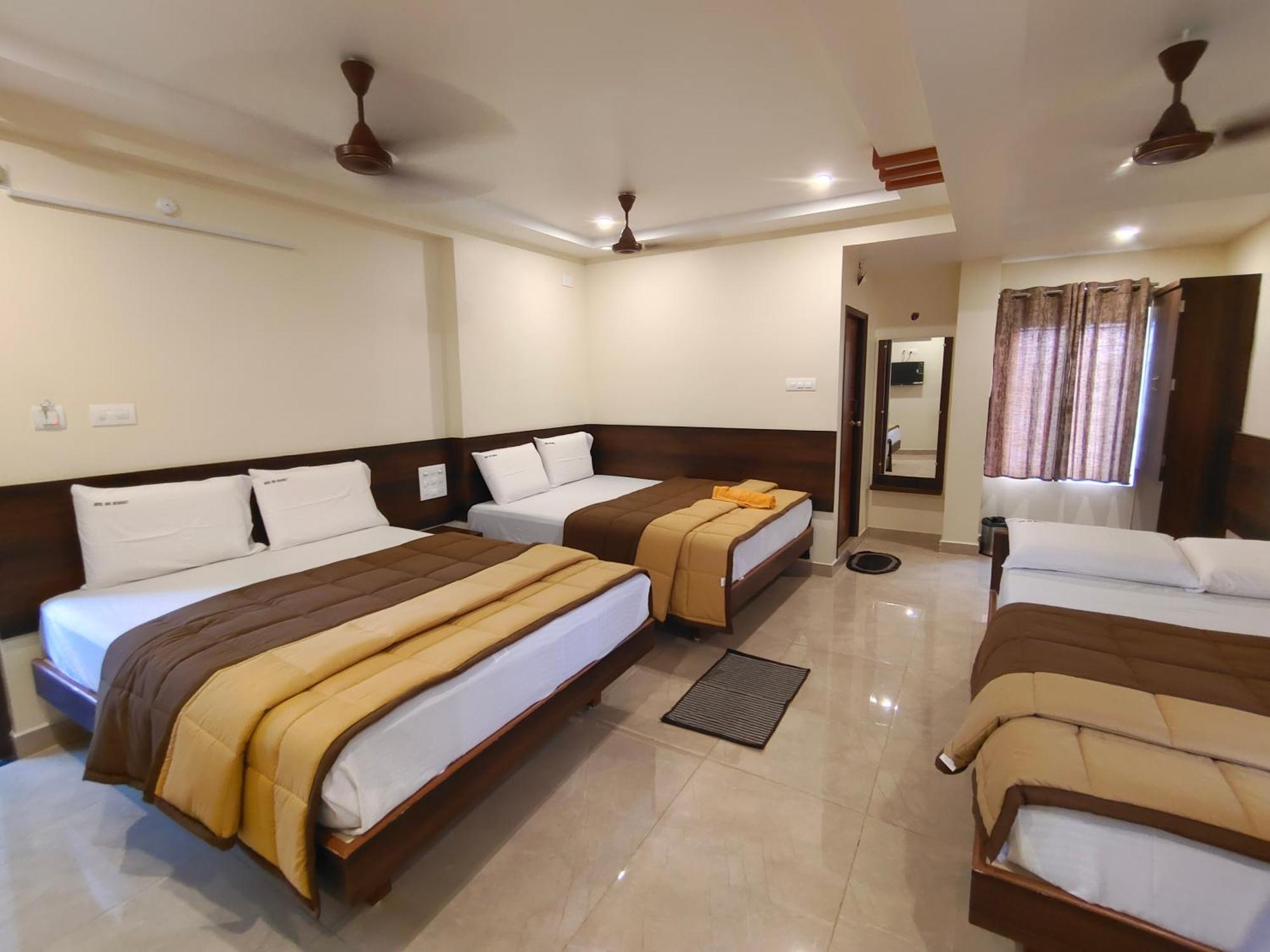 Hotel Dkr Grand Tirupati Exterior photo