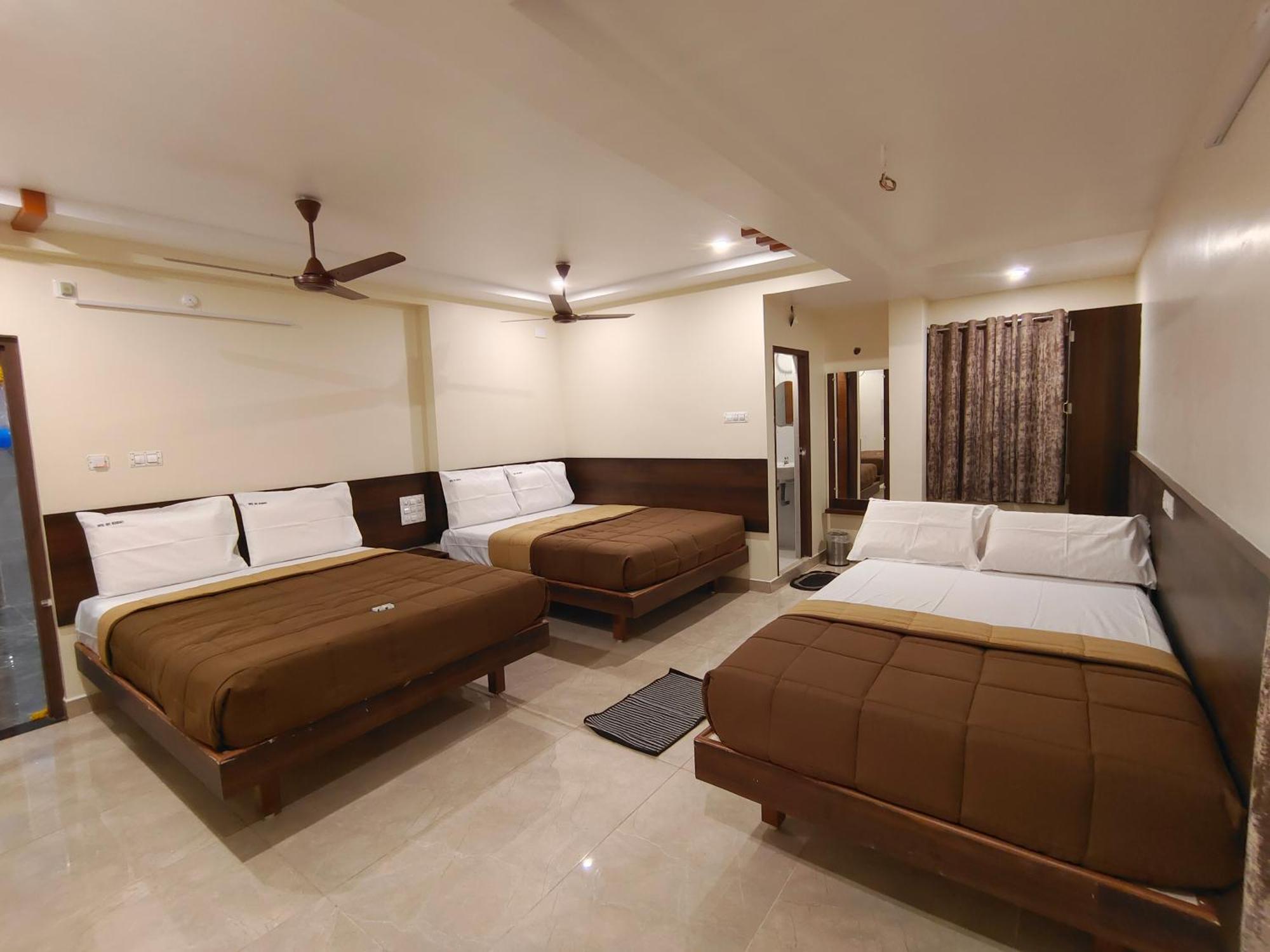 Hotel Dkr Grand Tirupati Exterior photo